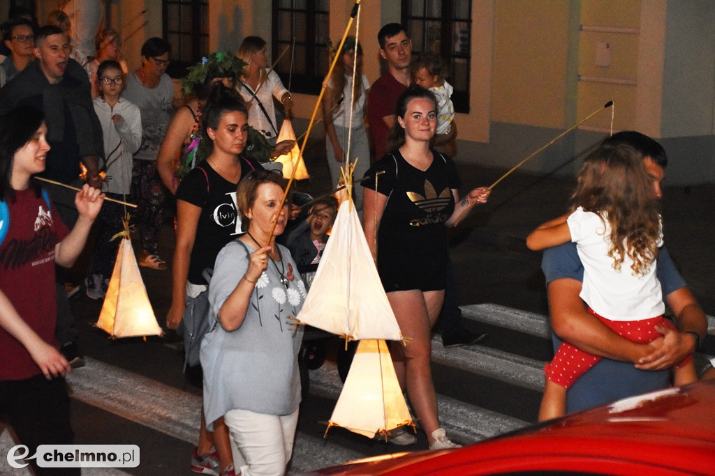 Parada lampionów i Teatr Biuro Podróży