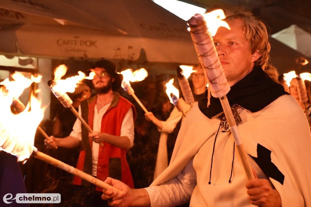 Parada lampionów i Teatr Biuro Podróży