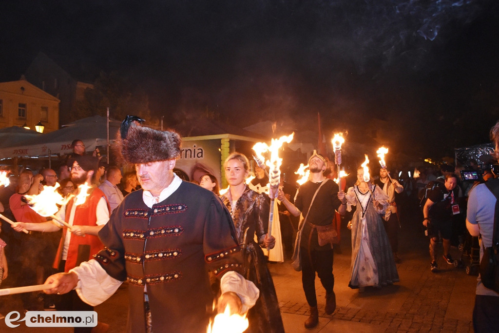 Parada lampionów i Teatr Biuro Podróży