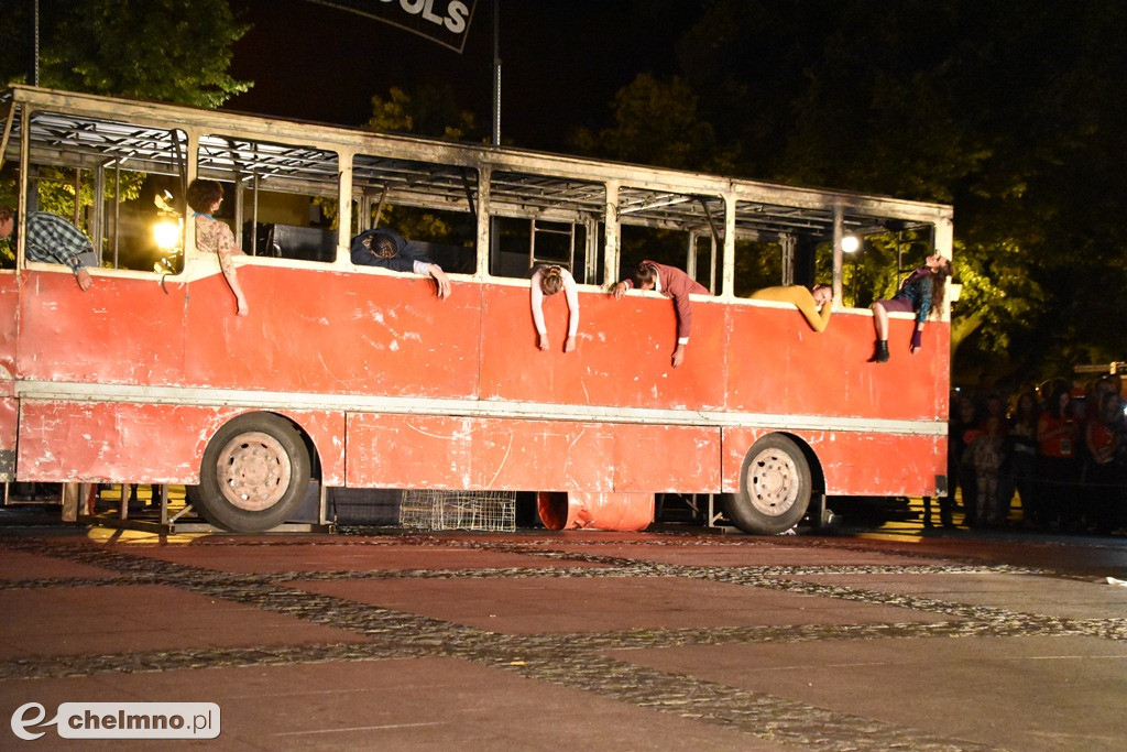 Parada lampionów i Teatr Biuro Podróży