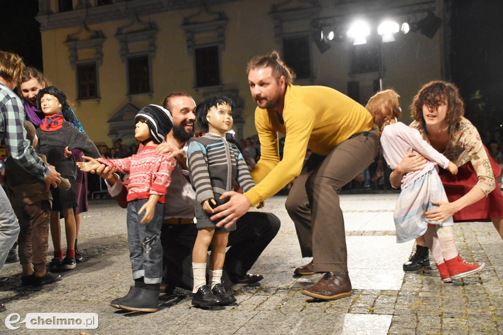 Parada lampionów i Teatr Biuro Podróży