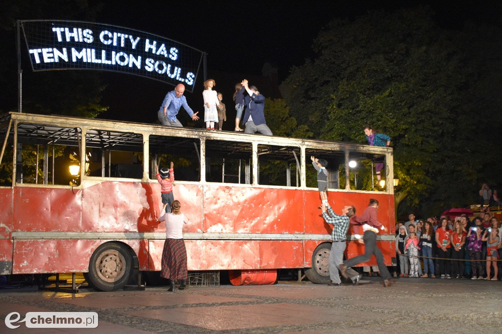 Parada lampionów i Teatr Biuro Podróży