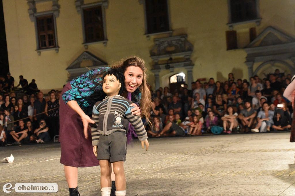 Parada lampionów i Teatr Biuro Podróży