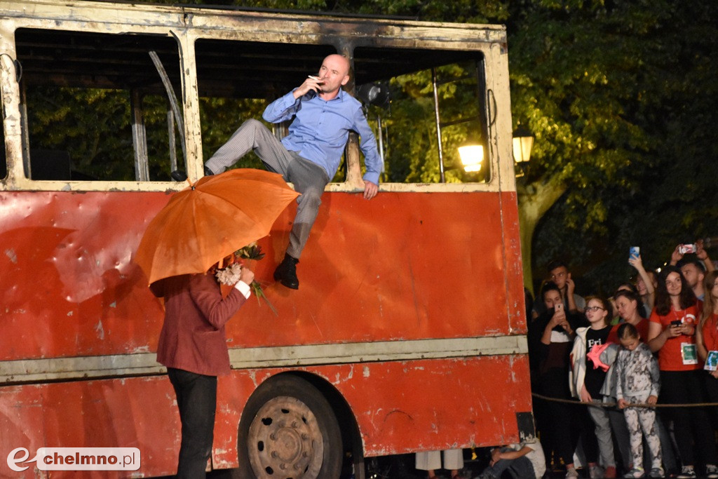 Parada lampionów i Teatr Biuro Podróży