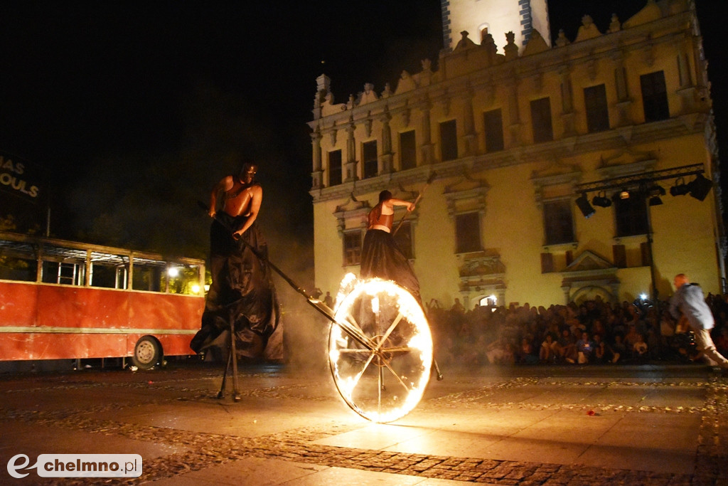 Parada lampionów i Teatr Biuro Podróży