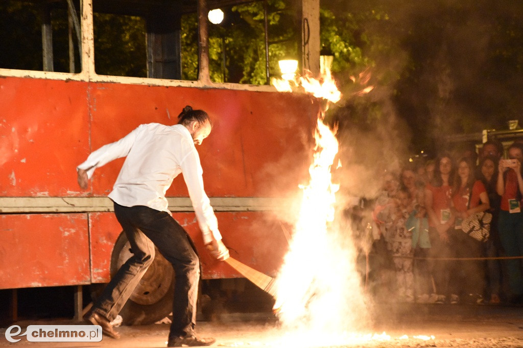 Parada lampionów i Teatr Biuro Podróży