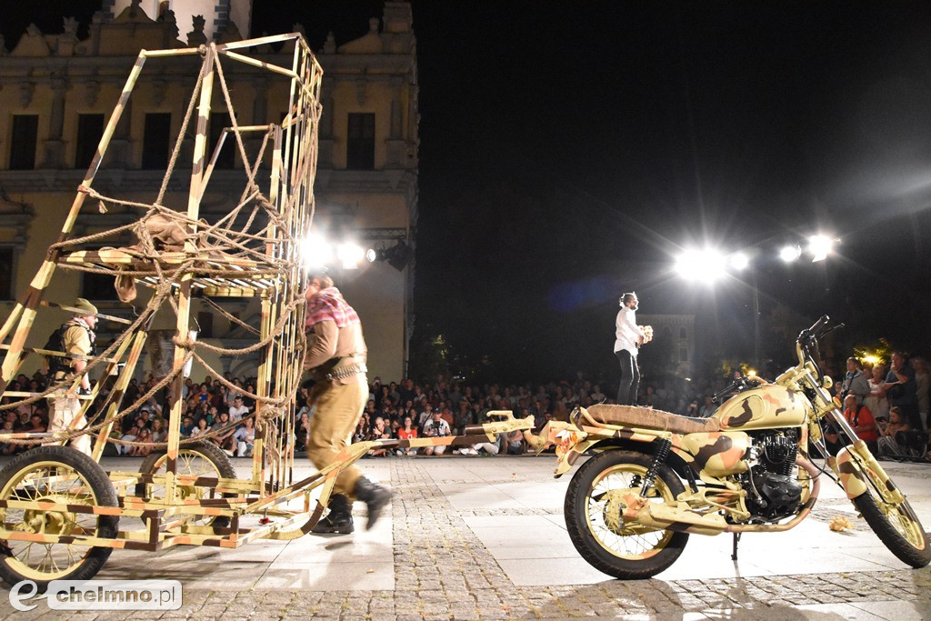 Parada lampionów i Teatr Biuro Podróży