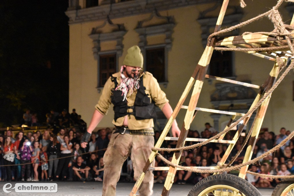 Parada lampionów i Teatr Biuro Podróży