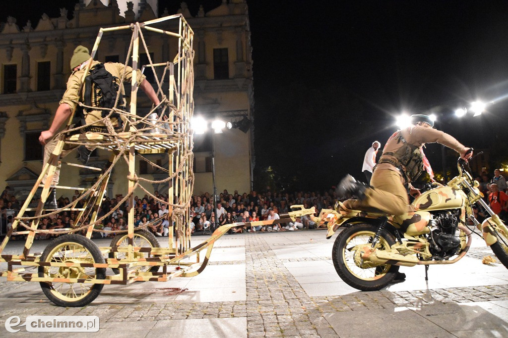 Parada lampionów i Teatr Biuro Podróży