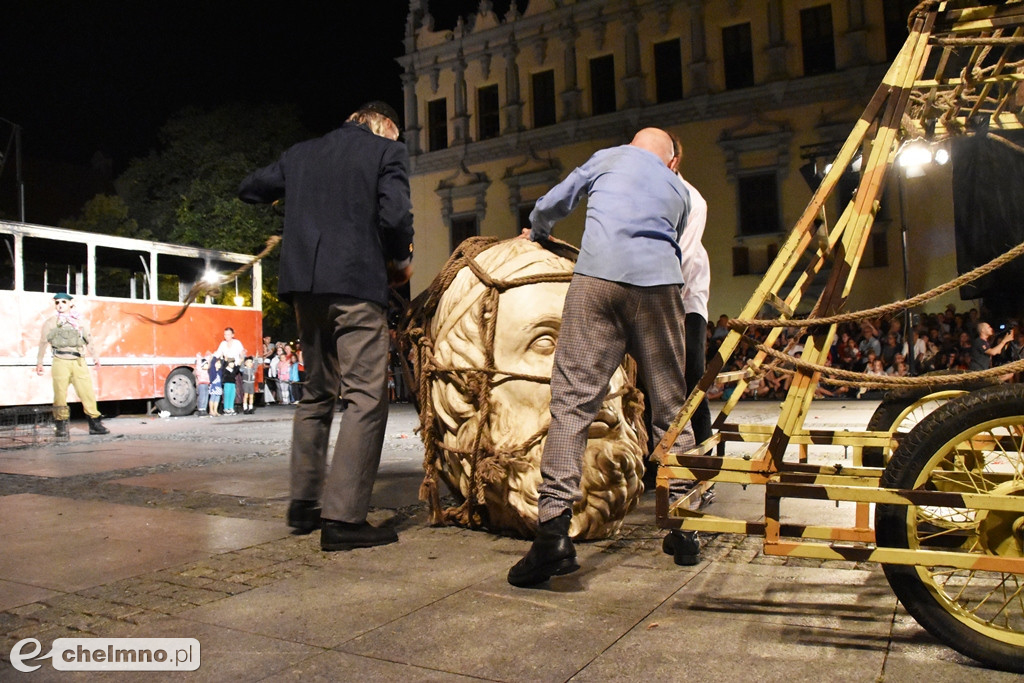 Parada lampionów i Teatr Biuro Podróży