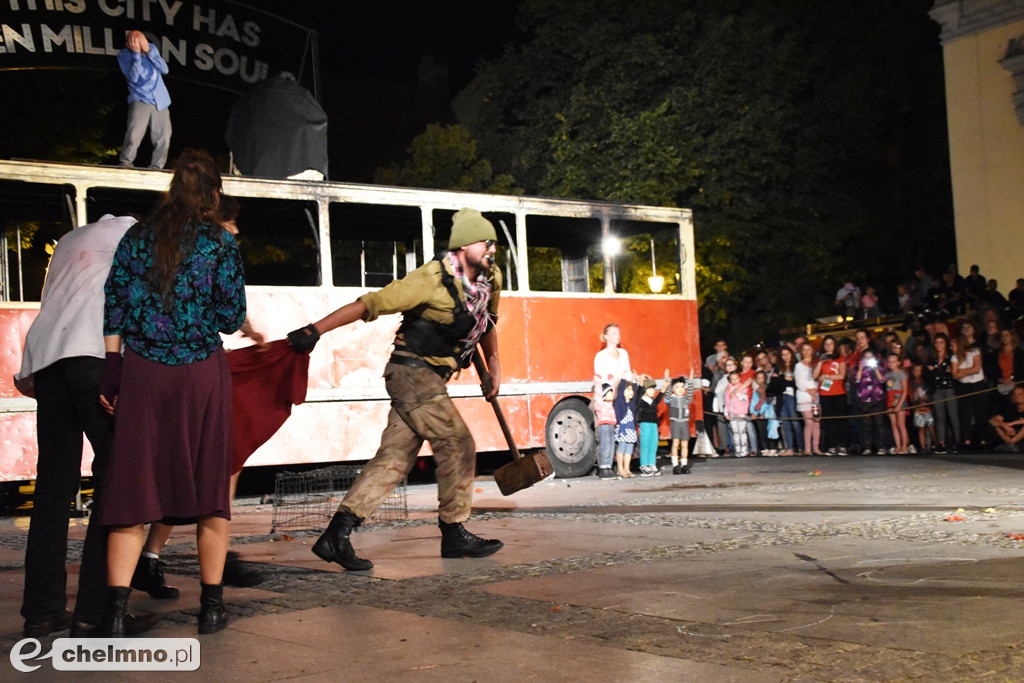 Parada lampionów i Teatr Biuro Podróży