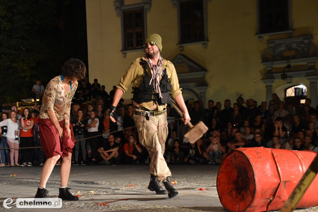 Parada lampionów i Teatr Biuro Podróży