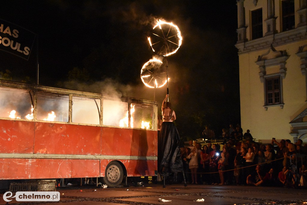 Parada lampionów i Teatr Biuro Podróży