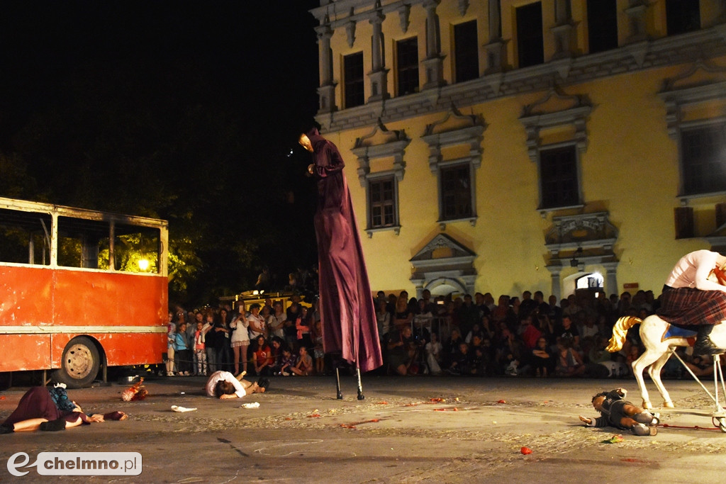 Parada lampionów i Teatr Biuro Podróży