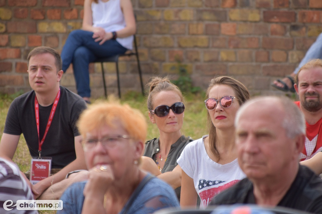 Barnaba i jego wersja kukiełkowej Calineczki
