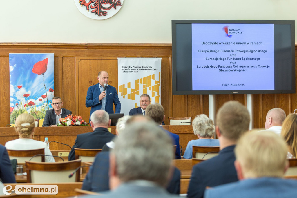 Nowe umowy RPO i PROW: polityka senioralna, biznes na wsi