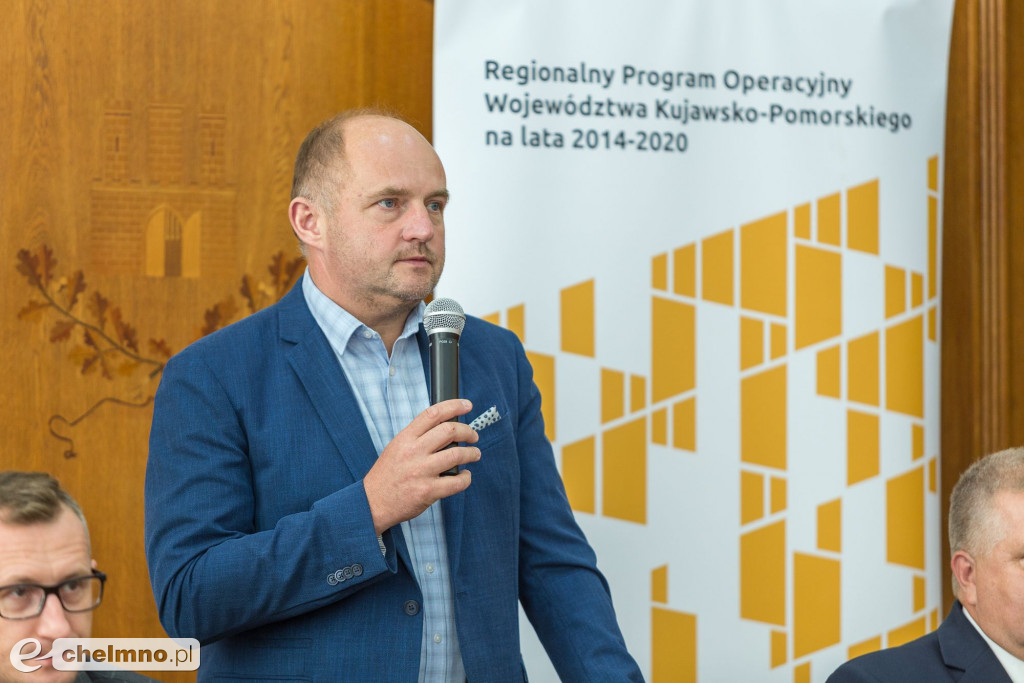 Nowe umowy RPO i PROW: polityka senioralna, biznes na wsi