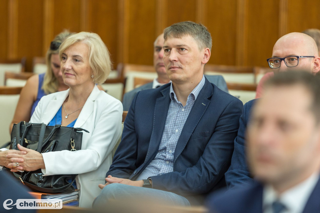 Nowe umowy RPO i PROW: polityka senioralna, biznes na wsi