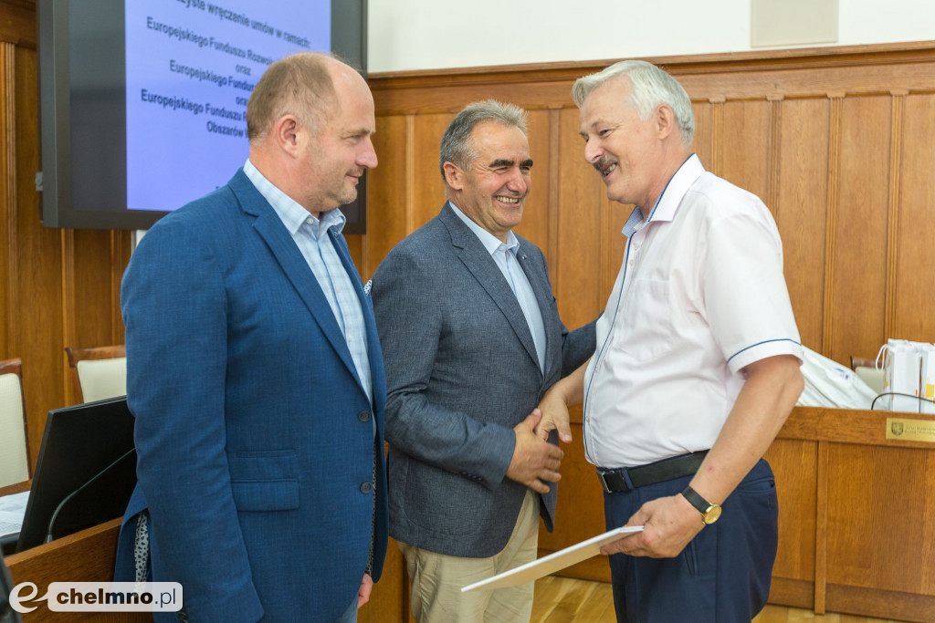 Nowe umowy RPO i PROW: polityka senioralna, biznes na wsi