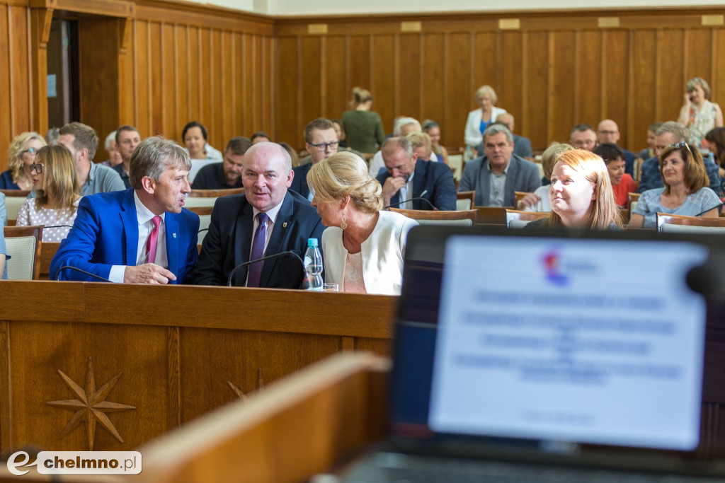 Nowe umowy RPO i PROW: polityka senioralna, biznes na wsi