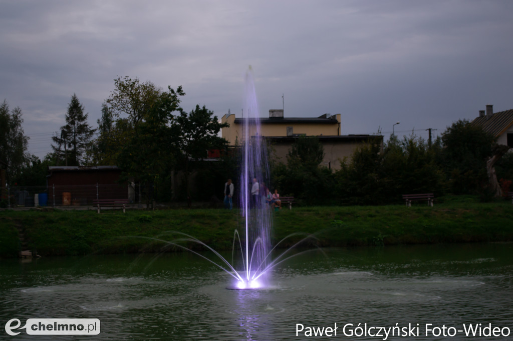 Fontanna z iluminacją świetlną już zamontowana