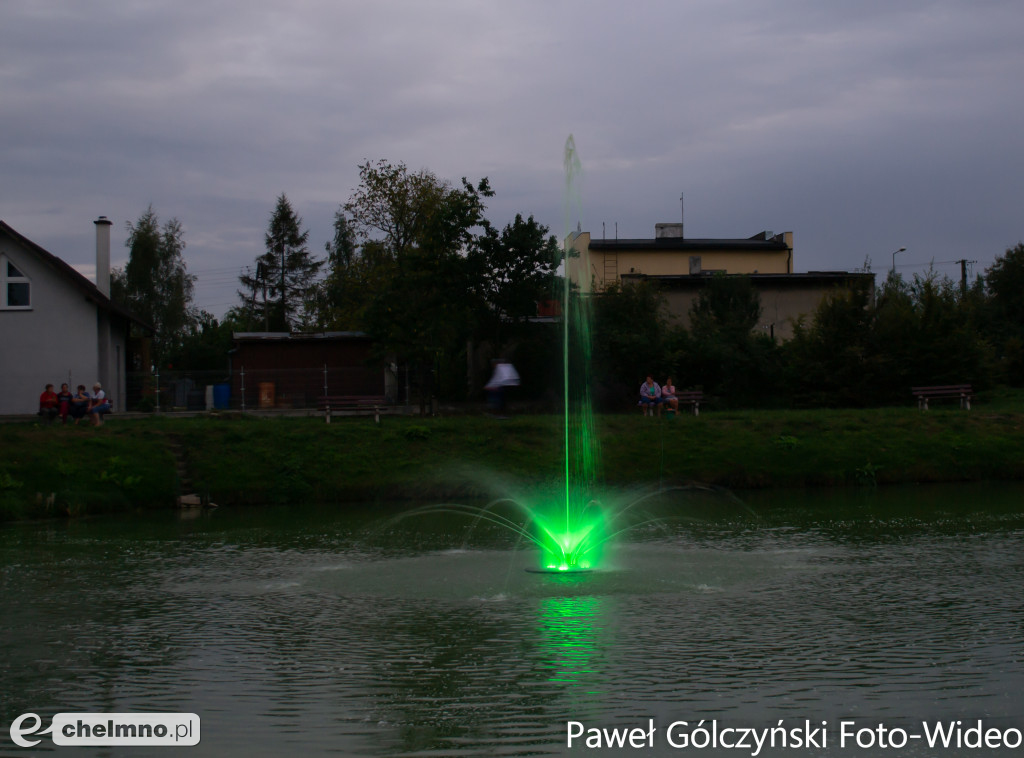 Fontanna z iluminacją świetlną już zamontowana