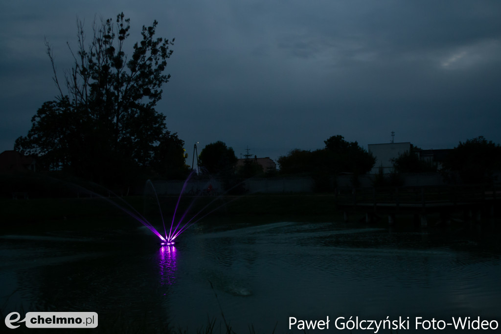 Fontanna z iluminacją świetlną już zamontowana