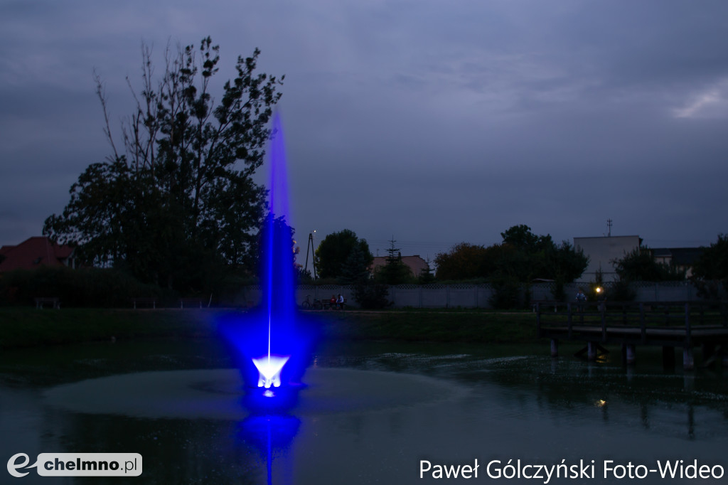 Fontanna z iluminacją świetlną już zamontowana
