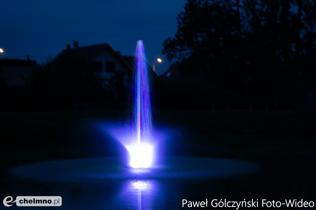 Fontanna z iluminacją świetlną już zamontowana