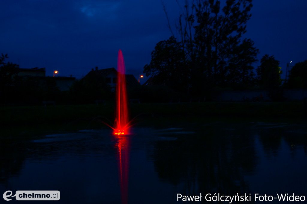 Fontanna z iluminacją świetlną już zamontowana