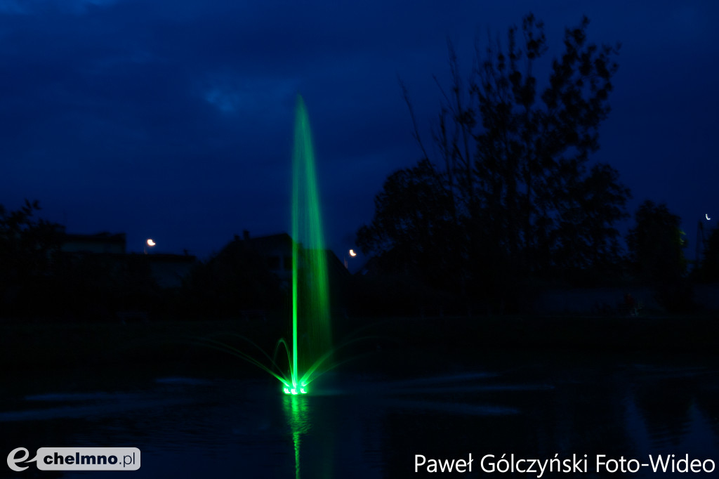 Fontanna z iluminacją świetlną już zamontowana