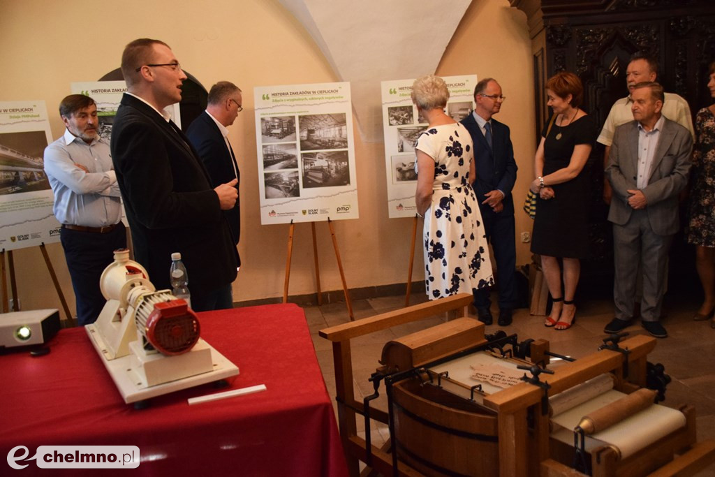 Uroczyste otwarcie wystaw o tematyce papierniczej