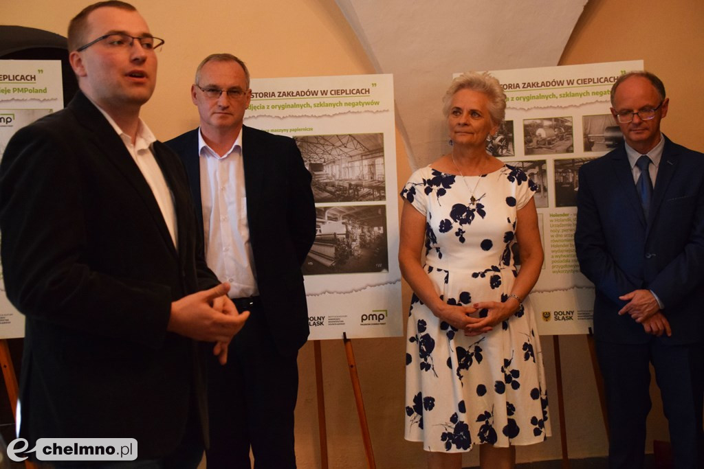 Uroczyste otwarcie wystaw o tematyce papierniczej