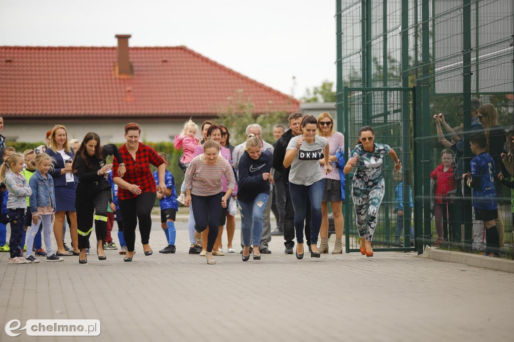 Powiatowy turniej piłki nożnej najmłodszych i bieg w szpilkach
