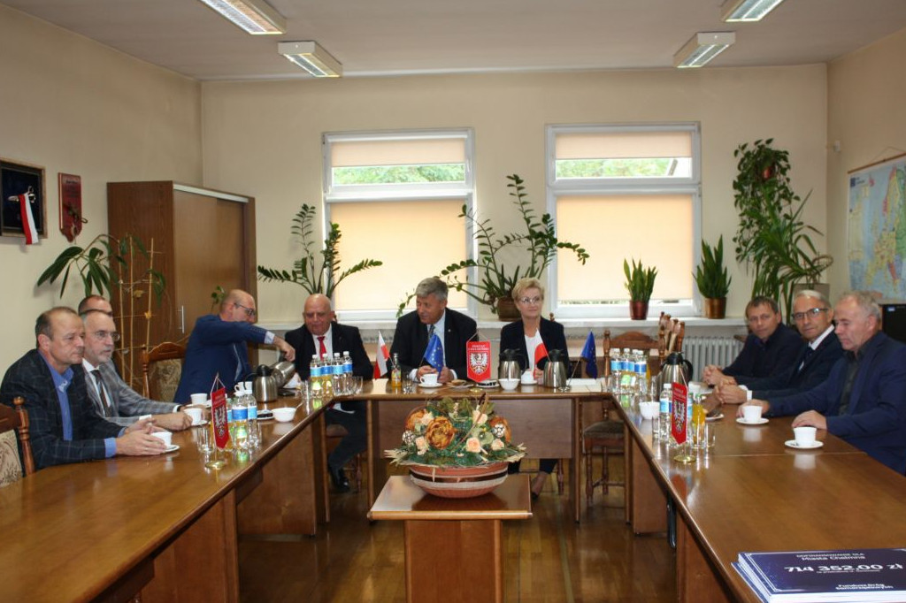 Wręczenie voucherów na inwestycje z Funduszu Dróg Samorządowych