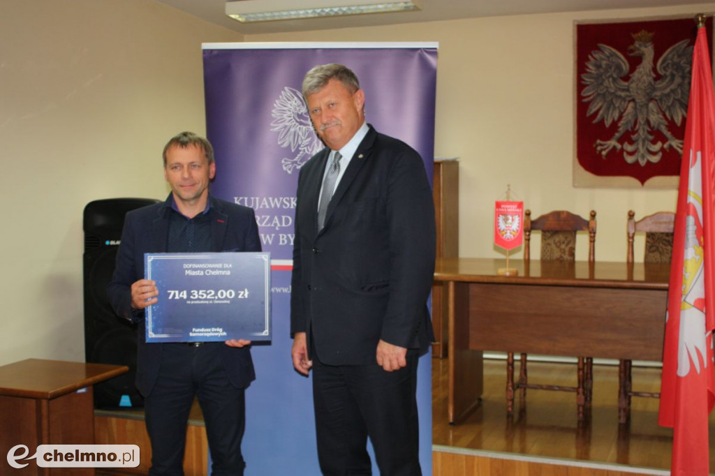 Wręczenie voucherów na inwestycje z Funduszu Dróg Samorządowych