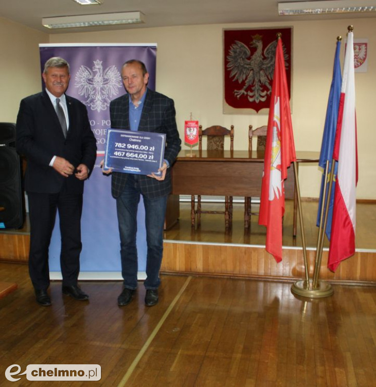 Wręczenie voucherów na inwestycje z Funduszu Dróg Samorządowych