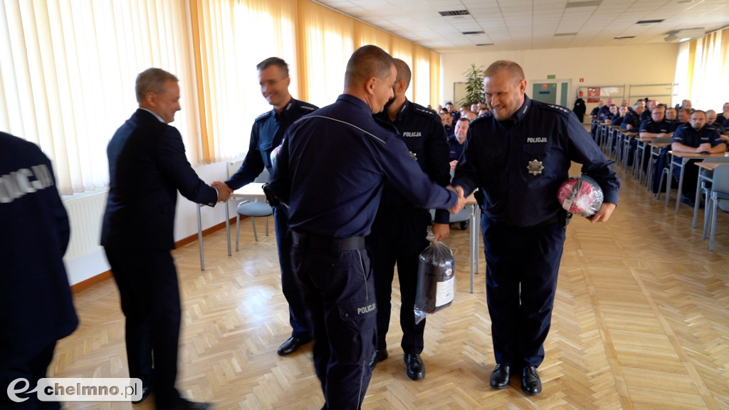 Mł. asp. Piotr Rączkowiak i drużyna z Chełmna wyróżnieni