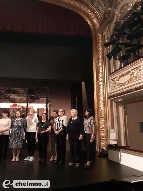Aktywni Seniorzy w toruńskim teatrze