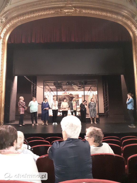 Aktywni Seniorzy w toruńskim teatrze