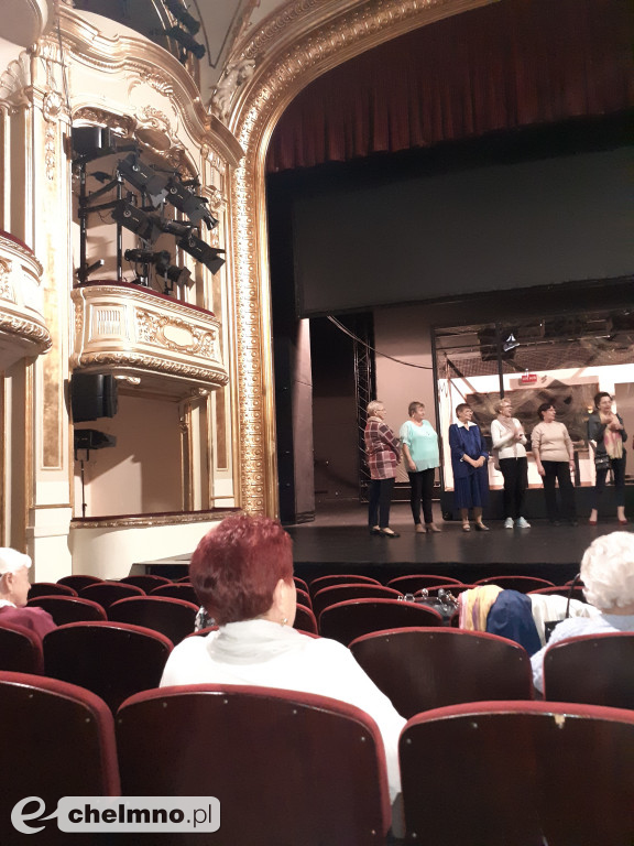 Aktywni Seniorzy w toruńskim teatrze