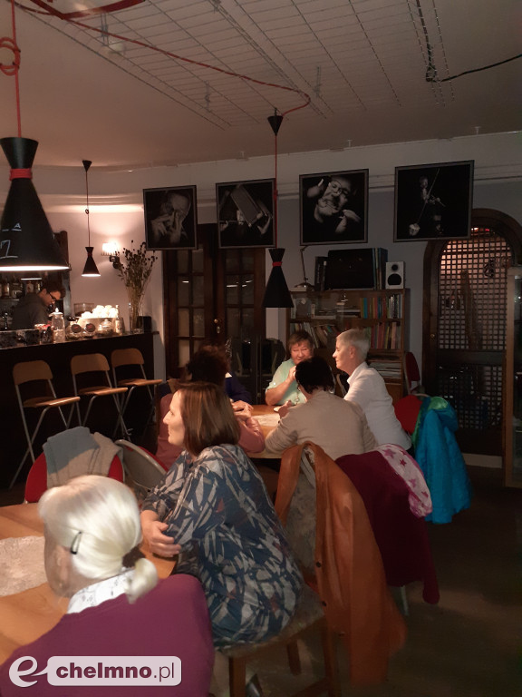Aktywni Seniorzy w toruńskim teatrze