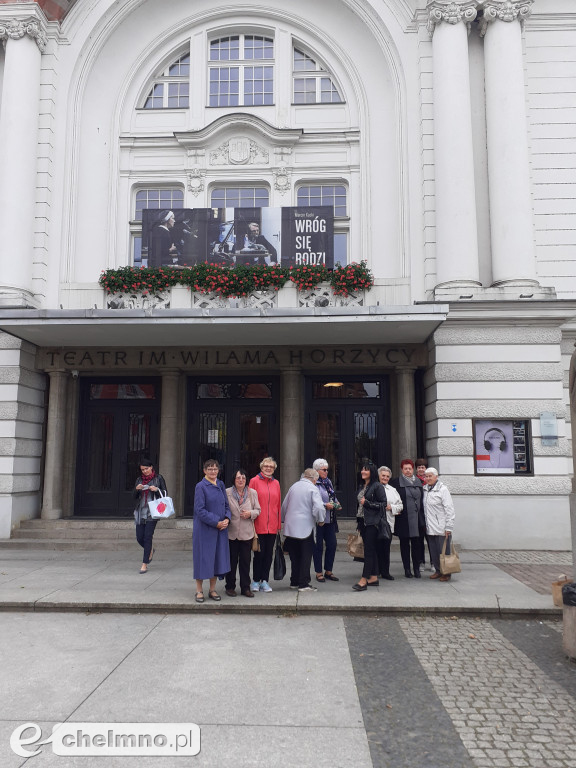 Aktywni Seniorzy w toruńskim teatrze