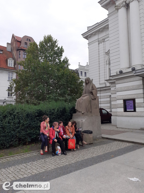 Aktywni Seniorzy w toruńskim teatrze