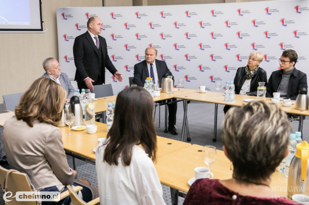 Najlepsi maturzyści z wizytą u marszałka