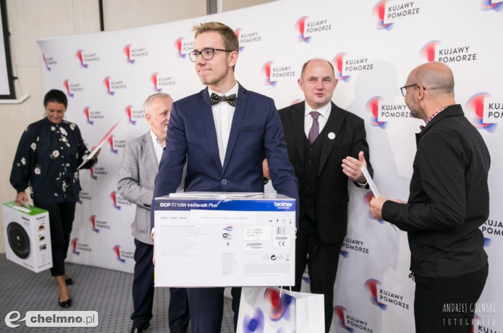 Najlepsi maturzyści z wizytą u marszałka