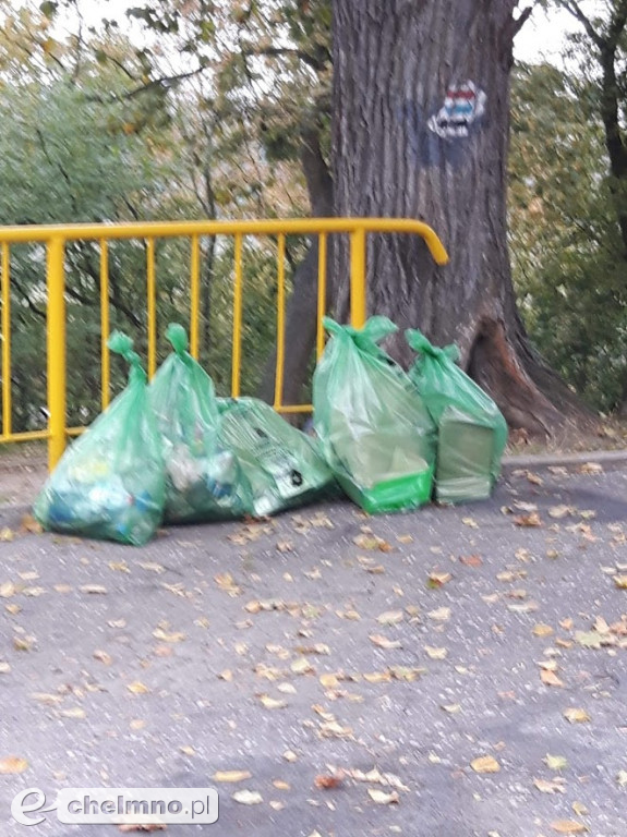 Dwójka również sprzątała świat