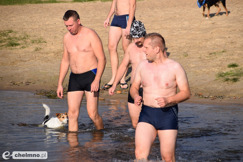 Sezon kąpielowy morsów rozpoczęty na wesoło