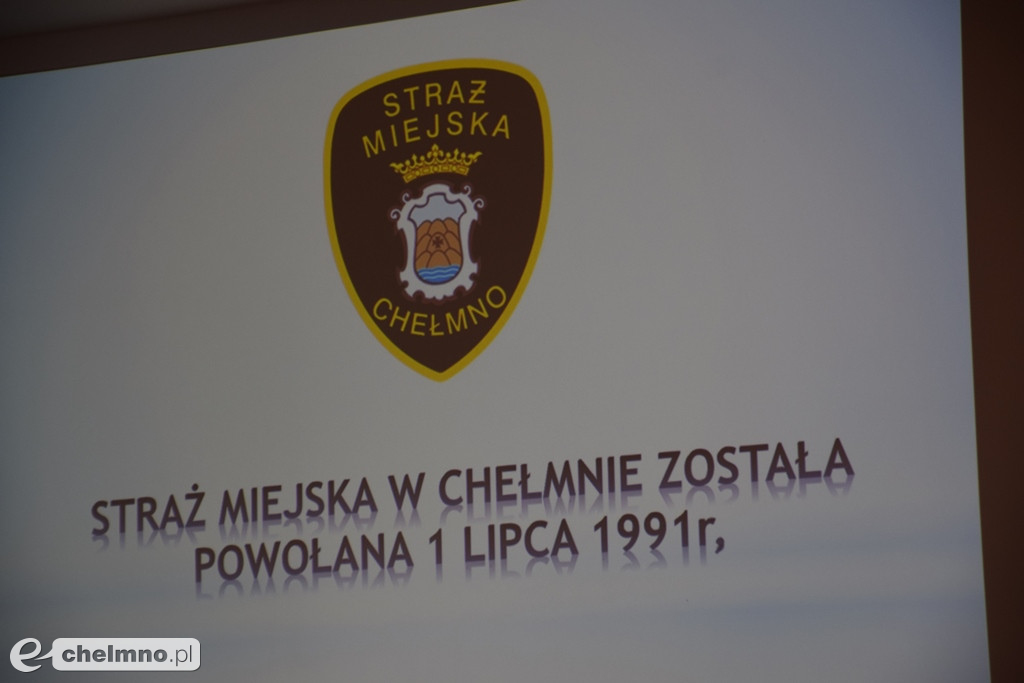 Dyskusja na spotkaniu dotyczącym bezpieczeństwa w mieście