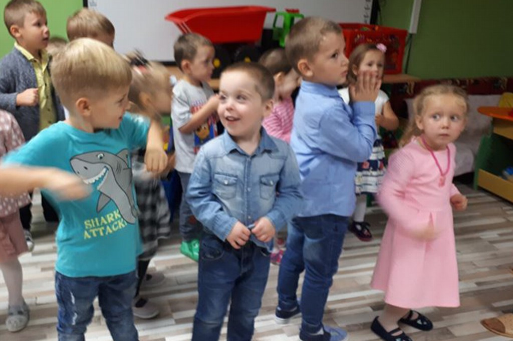 Zabawowe przedszkolaki z Tęczowego Zakątka